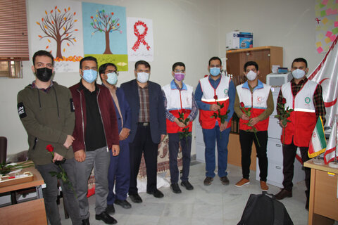 به مناسبت روز جهانی صلیب سرخ و هفته هلال احمر؛ اعضای کانون هلال‌احمر دانشگاه علوم پزشکی خراسان شمالی تجلیل شدند